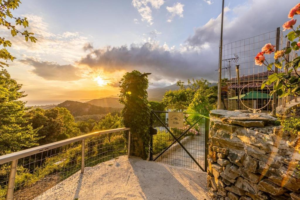 Zelís photo — Exterior 1
